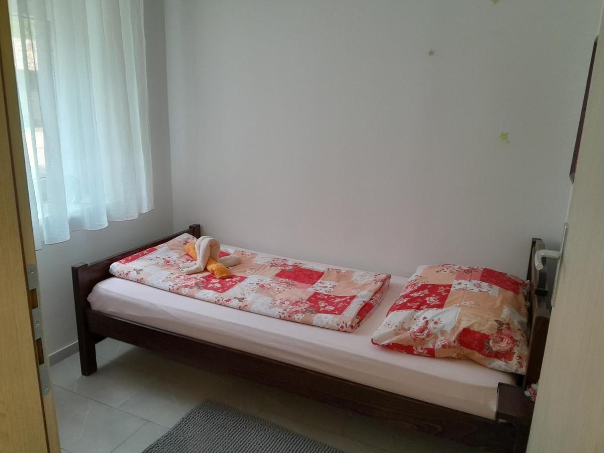 Apartmani Studio Apartmani Senjska Maslina セニ エクステリア 写真