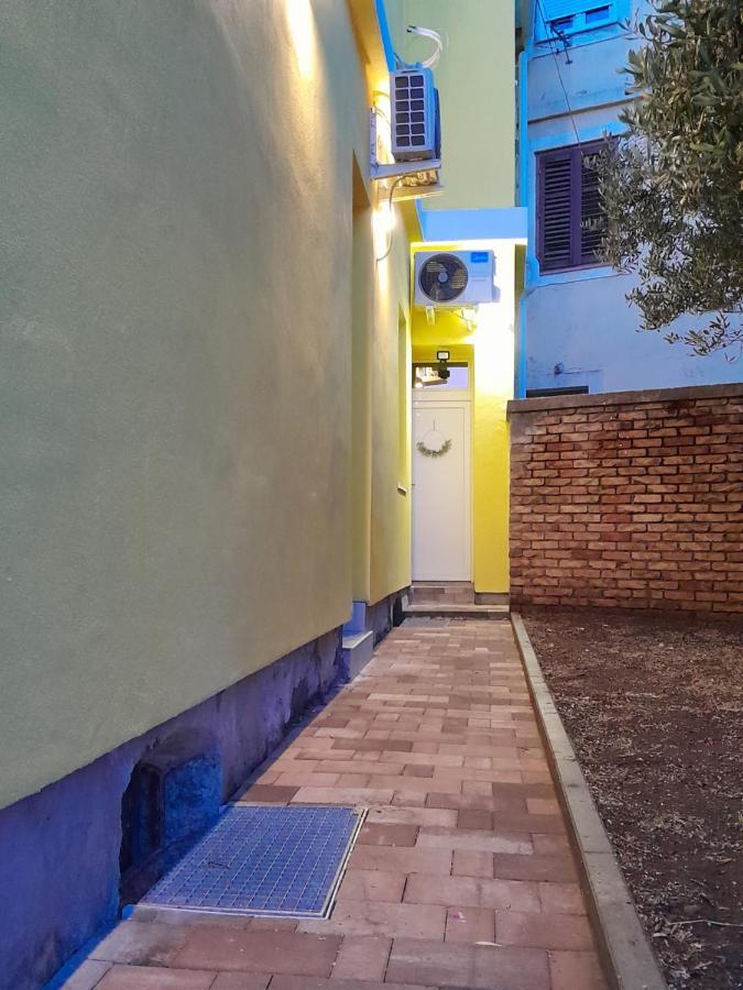 Apartmani Studio Apartmani Senjska Maslina セニ エクステリア 写真